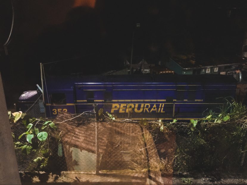 Piciąg Perurail w nocy