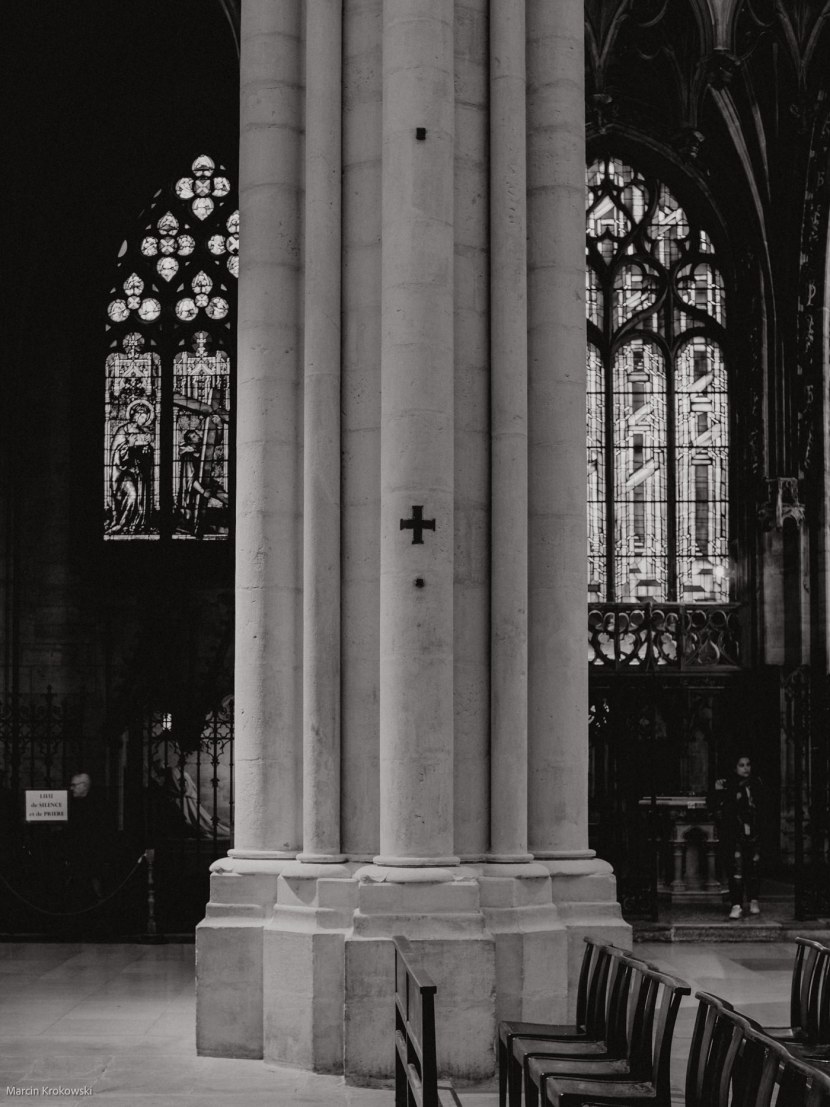 Kolumna w katedrze w Lyonie