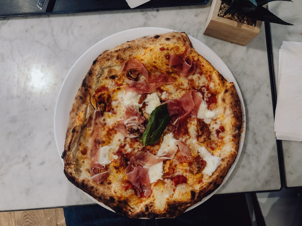 Italian pizza in france - Italian Trattoria
