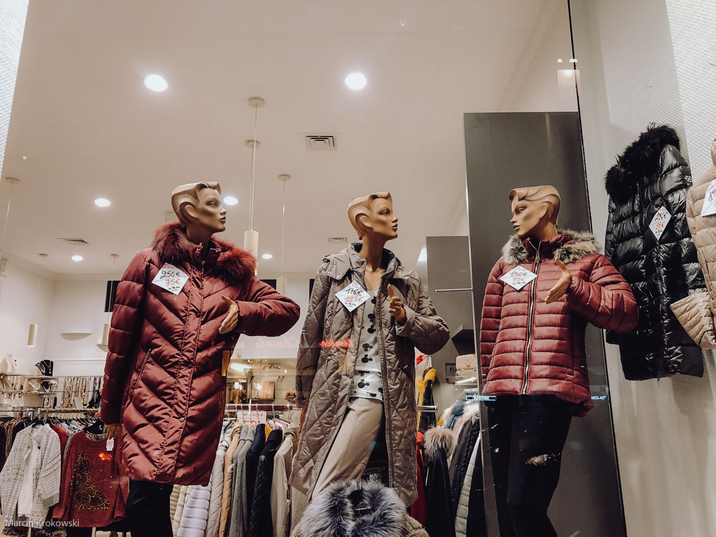 Shop window mannequins